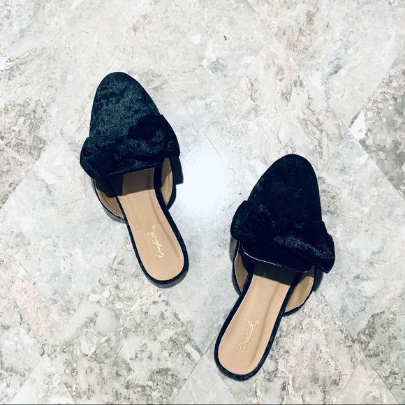 Qupid Shoes - Black Loafer Mules Pointed Toe Crushed Velvet